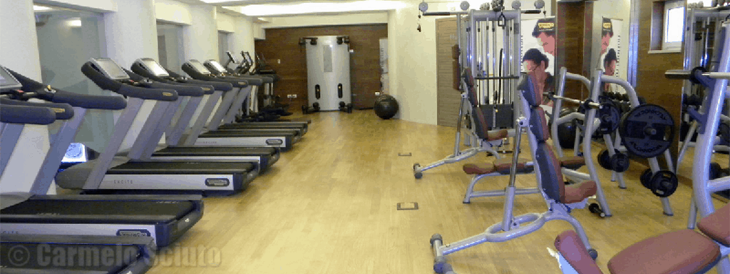 Parquet prefinito per palestra zona pesi