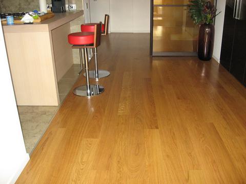 Cucina con bancone all'americana