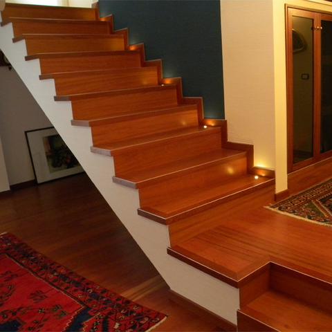 Scala in Legno di parquet